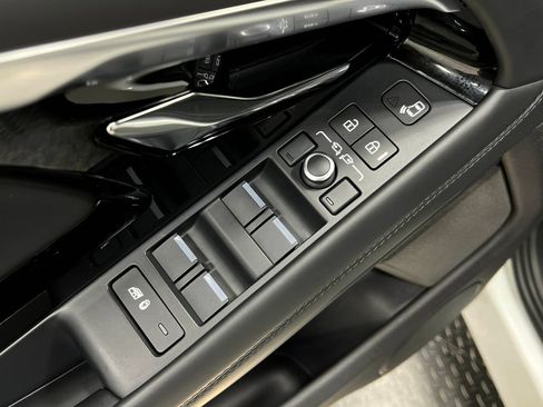 Used 2022 Land Rover Range Rover Evoque R-Dynamic SE AWD/4WD image 14