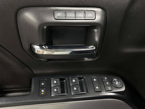 Used 2018 Chevrolet Silverado 1500 LTZ Z71 image 26