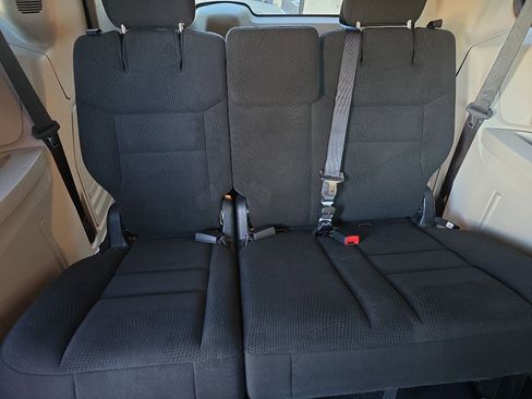 Used 2016 Dodge Grand Caravan SXT w/ Rear Park Assist Package image 33