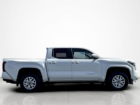 Used 2024 Toyota Tacoma SR5 image 6