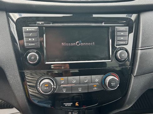 Used 2019 Nissan Rogue S w/ Special Edition Package AWD/4WD image 15