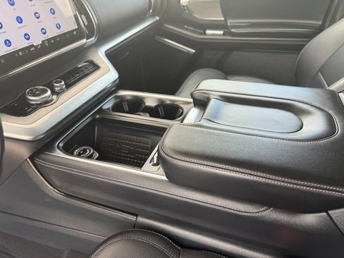 Used 2025 Ford Expedition Max Platinum AWD/4WD image 55