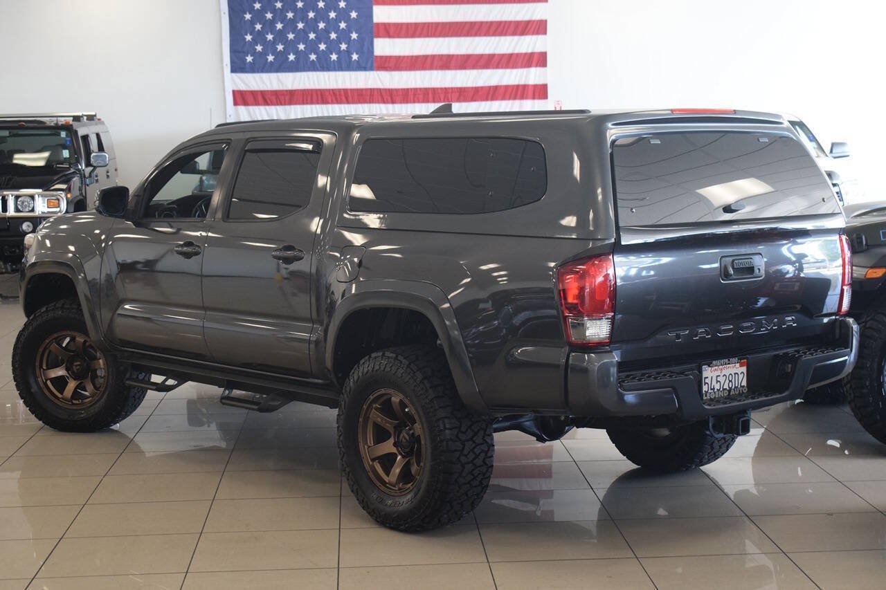 Used 2017 Toyota Tacoma TRD Sport w/ Tow Package (A/T) AWD/4WD image 5