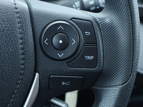 Certified 2018 Toyota RAV4 LE image 24