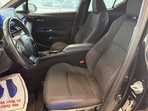 Used 2022 Toyota C-HR XLE FWD image 15