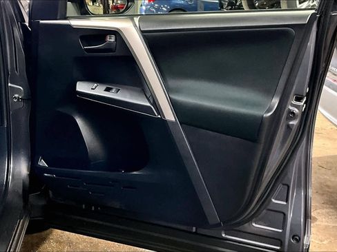 Used 2018 Toyota RAV4 LE w/ All Weather Liner Package image 21