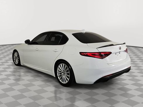 Used 2022 Alfa Romeo Giulia Sprint RWD image 6
