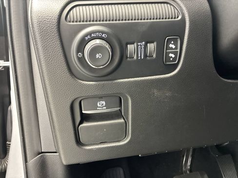Used 2023 Jeep Wagoneer Series II AWD/4WD image 18