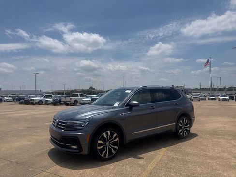Used 2020 Volkswagen Tiguan SEL Premium R-Line w/ 3rd Row Seat Package AWD/4WD image 10