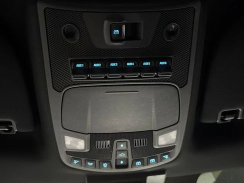 Used 2022 Ford F350 Lariat w/ Tremor Off-Road Package AWD/4WD image 13