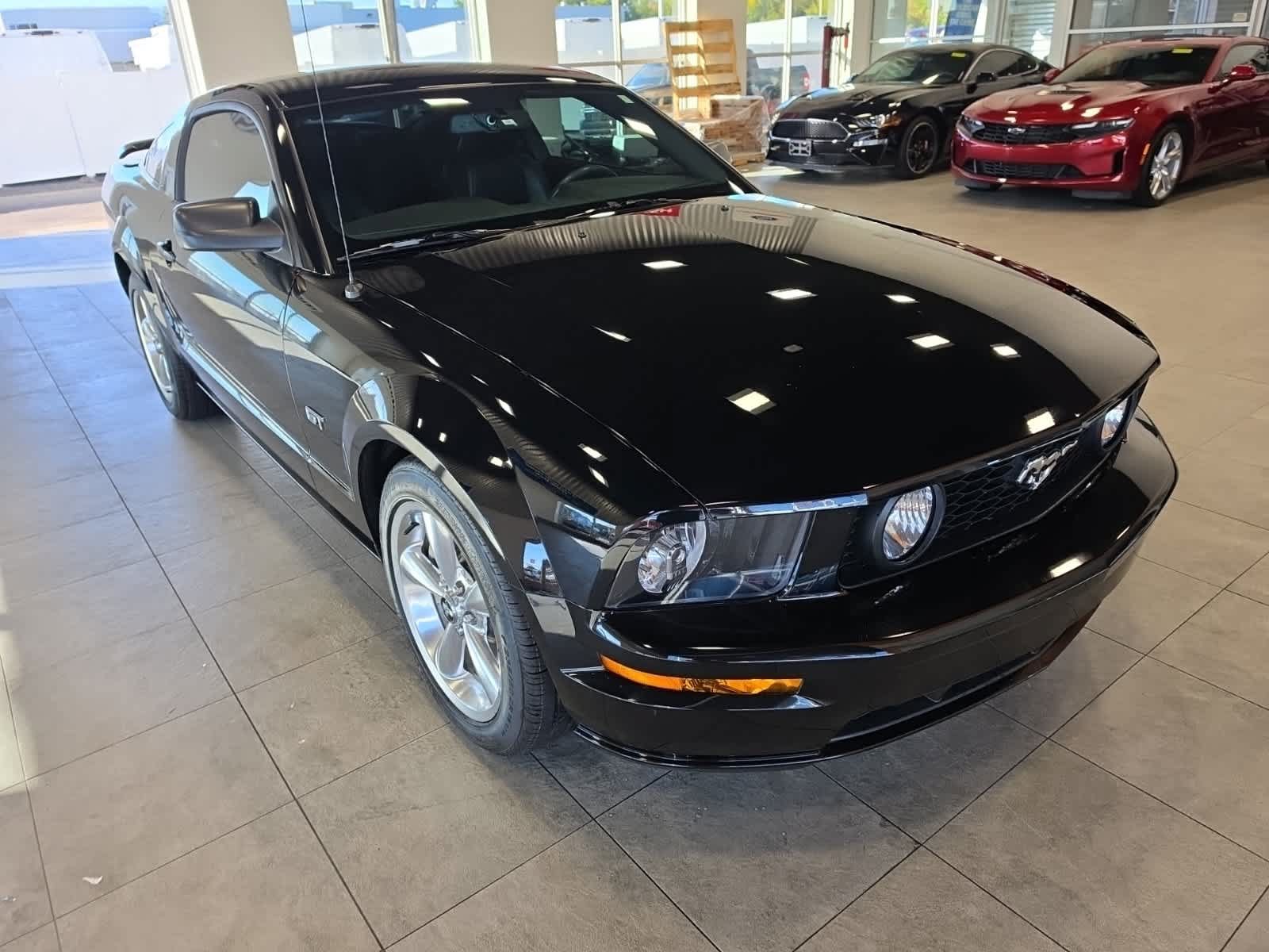 Used 2008 Ford Mustang GT RWD image 3