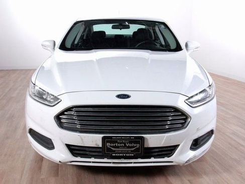 Used 2014 Ford Fusion SE image 2