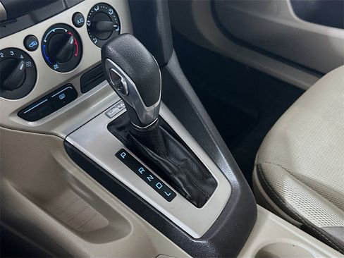 Used 2014 Ford Focus SE image 16