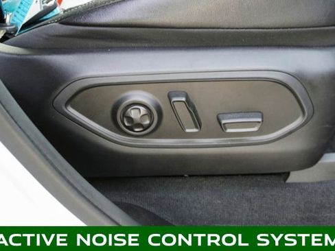 Used 2023 Jeep Grand Cherokee Limited w/ Luxury Tech Group II image 5