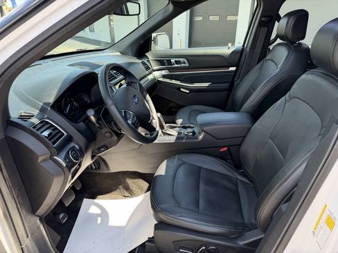 Used 2017 Ford Explorer Limited w/ Equipment Group 301A AWD/4WD image 10