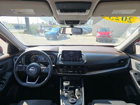 Used 2023 Nissan Rogue SV image 15