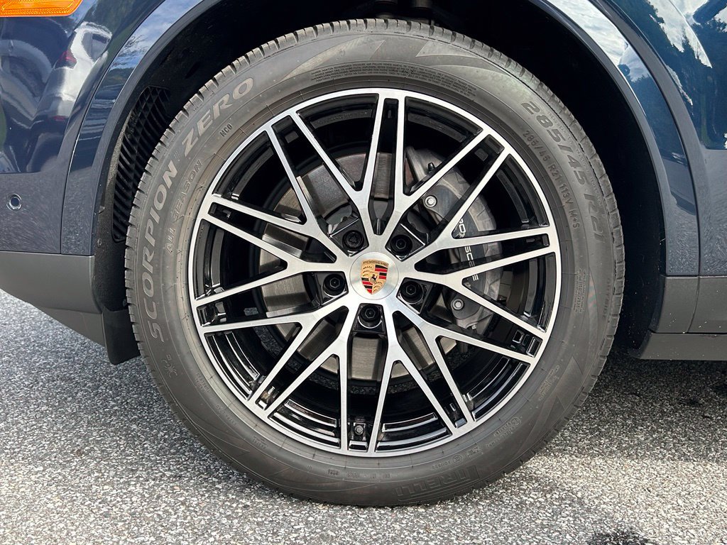 Certified 2026 Porsche Cayenne AWD/4WD image 14