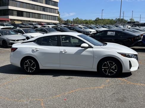 Used 2024 Nissan Sentra SV image 8