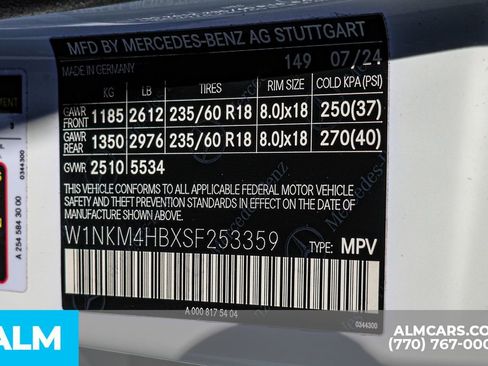 Used 2025 Mercedes-Benz GLC 300 4MATIC image 55