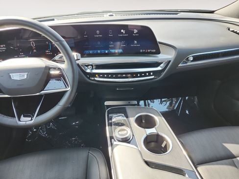 Used 2024 Cadillac Lyriq Luxury RWD image 11