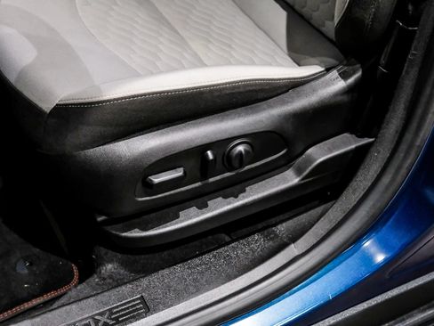 Used 2020 Chevrolet Equinox LT FWD image 34