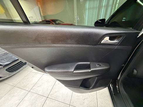 Used 2018 Kia Sportage LX FWD image 15