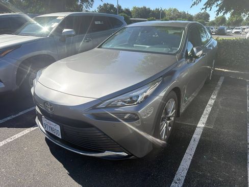 Used 2023 Toyota Mirai w/ Advanced Technology Package RWD image 4