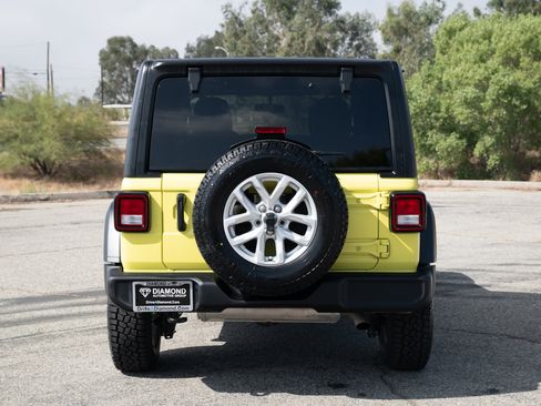 Used 2023 Jeep Wrangler Sport S image 5