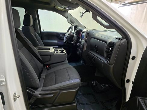 Used 2019 Chevrolet Silverado 1500 Custom w/ Custom Value Package image 11