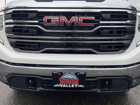 New 2026 GMC Sierra 1500 SLT image 32