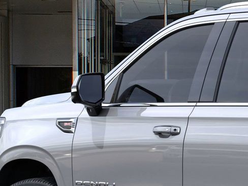 New 2026 GMC Yukon XL Denali image 12