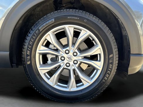 Used 2020 Ford Explorer XLT w/ Equipment Group 202A image 12