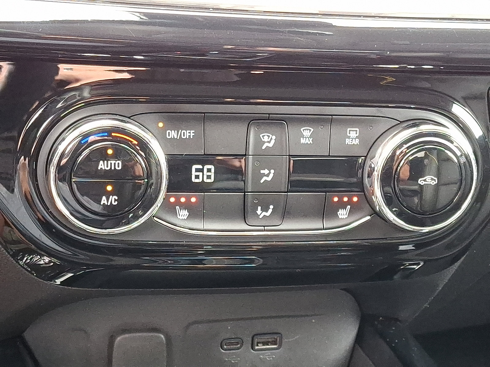 Used 2025 Chevrolet Trax ACTIV FWD image 17