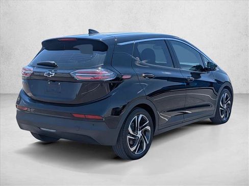 Used 2022 Chevrolet Bolt LT w/ Infotainment Package FWD image 5