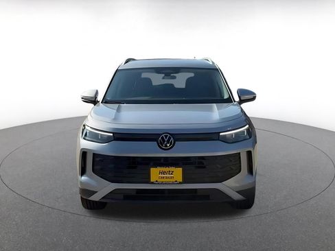 Used 2026 Volkswagen Tiguan SE AWD/4WD image 4