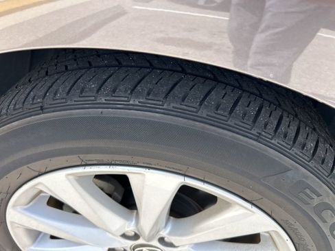 Used 2020 Toyota Camry LE image 9