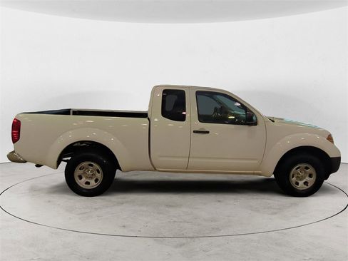 Used 2014 Nissan Frontier S image 6