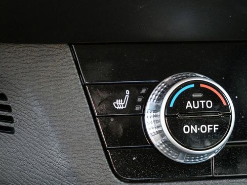 Used 2025 Mitsubishi Outlander SE AWD/4WD image 24