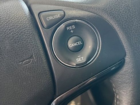 Used 2021 Honda HR-V Sport image 6