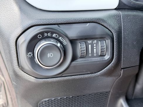 Used 2021 Jeep Wrangler Unlimited Sport AWD/4WD image 12