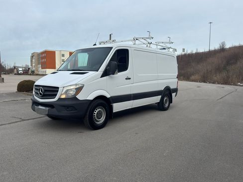 Used 2014 Mercedes-Benz Sprinter 2500 image 9