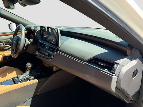 Used 2025 Lexus ES 350 Ultra Luxury w/ Accessory Package (Z1) image 14