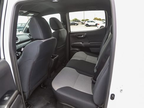 Certified 2023 Toyota Tacoma TRD Off-Road w/ Advanced Technology Package AWD/4WD image 19