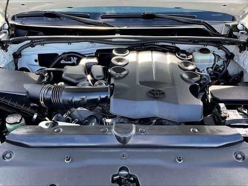 Used 2014 Toyota 4Runner Limited image 10