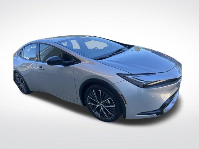 Used 2026 Toyota Prius XLE FWD image 6