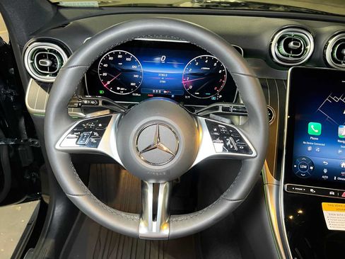 Used 2026 Mercedes-Benz GLC 300 4MATIC image 28