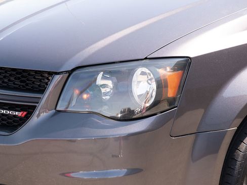 Used 2017 Dodge Grand Caravan GT FWD image 21