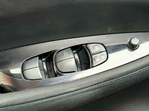 Used 2021 Nissan Leaf SV image 14