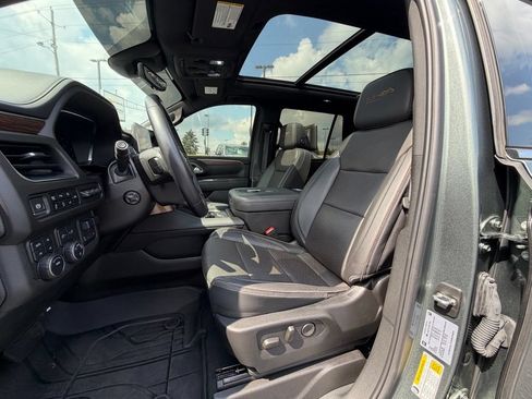 Used 2024 Chevrolet Tahoe High Country w/ Advanced Technology Package AWD/4WD image 2