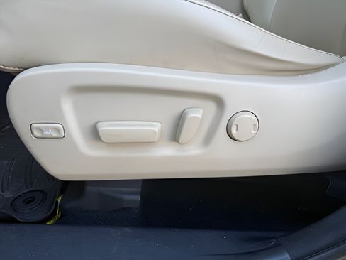 Used 2017 Toyota Highlander XLE FWD image 11